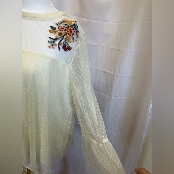 Xhilaration Ivory Sheer Polka Dot Top - Picture 4 of 10